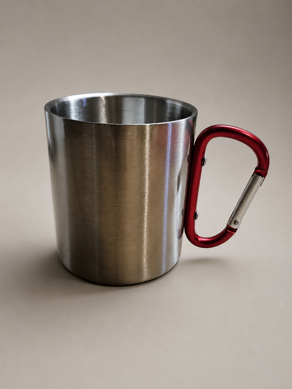Mug Mousqueton Inox Argent – "Accroché à votre vie" 🔩☕